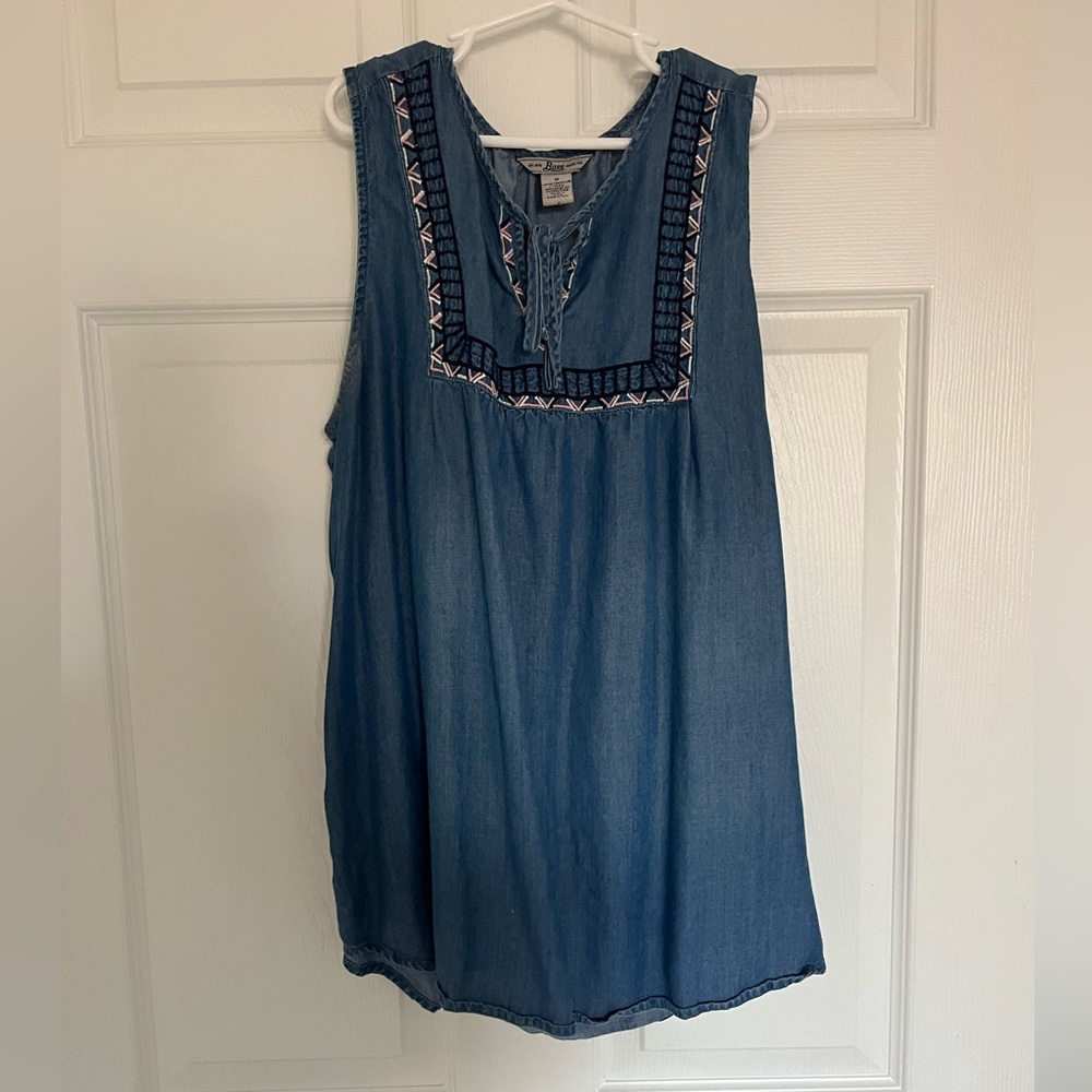 Bass women’s blouse- Size M